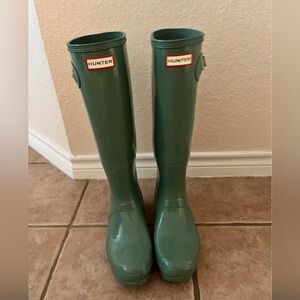 Hunter Tall Rain Boots, Sage Green, Women’s Size 10